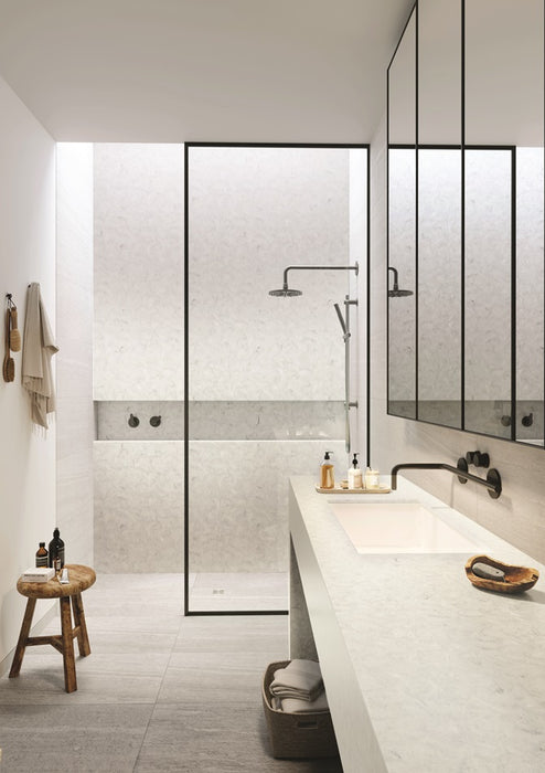Aurora Gray bath